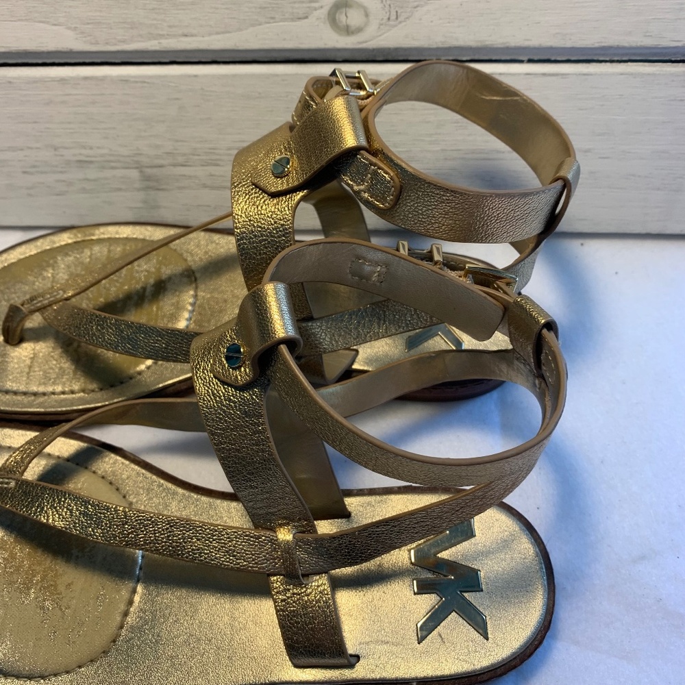 Michael Kors Gold Gladiator T-Strap Leather Sandals Logo Thong Sandals Women 7 - Picture 8 of 9
